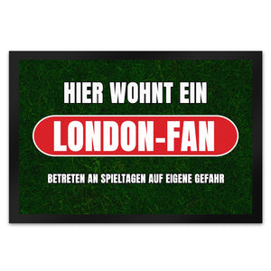 Hier wohnt ein London-Fan Fußmatte in 35x50 cm mit Rasenmotiv