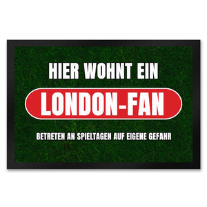 Hier wohnt ein London-Fan Fußmatte in 35x50 cm mit Rasenmotiv