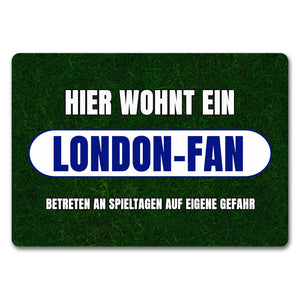 Hier wohnt ein London-Fan Fußmatte in 35x50 cm mit Rasenmotiv