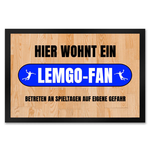 Hier wohnt ein Lemgo-Fan Fußmatte in 35x50 cm mit Turnhallenboden Motiv