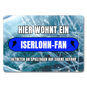 Hier wohnt ein Iserlohn-Fan Fußmatte in 35x50 cm mit Eishallen Boden-Motiv