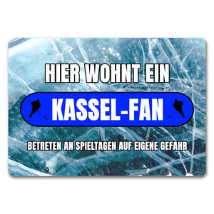 Hier wohnt ein Kassel-Fan Fußmatte in 35x50 cm mit Eishallen Boden-Motiv