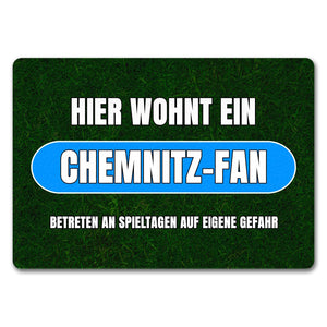 Hier wohnt ein Chemnitz-Fan Fußmatte in 35x50 cm mit Rasenmotiv