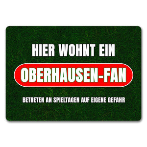 Hier wohnt ein Oberhausen-Fan Fußmatte in 35x50 cm mit Rasenmotiv