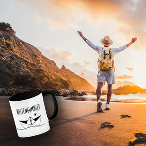 Weltenbummler Kaffeebecher mit schönem Papierschiff Motiv