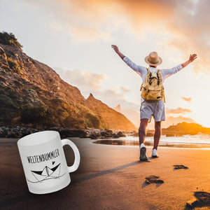 Weltenbummler Kaffeebecher mit schönem Papierschiff Motiv