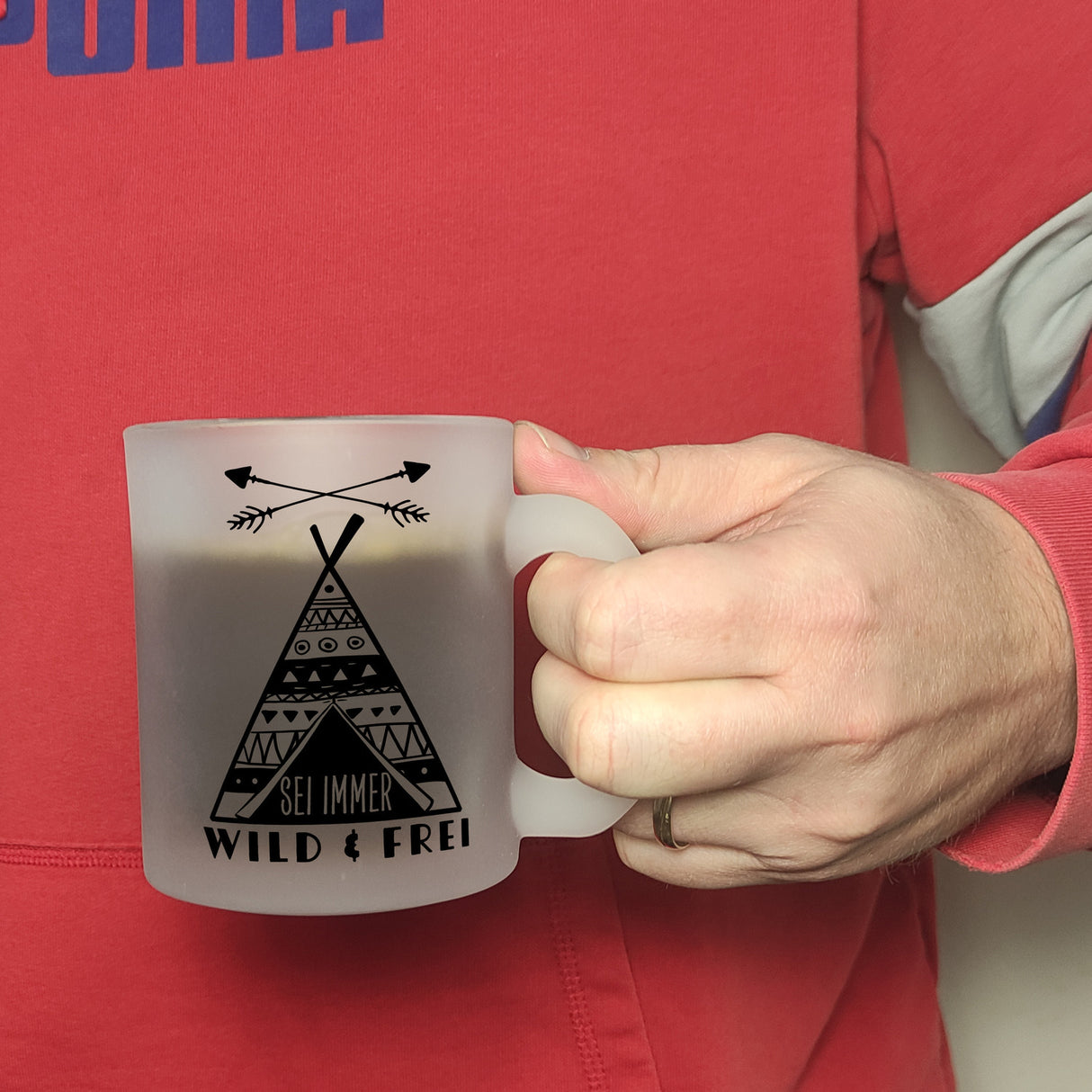 Sei immer wild & frei Kaffeebecher mit Zelt Motiv