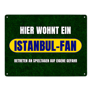 Hier wohnt ein Istanbul-Fan Metallschild in 15x20 cm mit Rasenmotiv