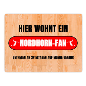 Hier wohnt ein Nordhorn-Fan Metallschild in 15x20 cm mit Turnhallenboden Motiv
