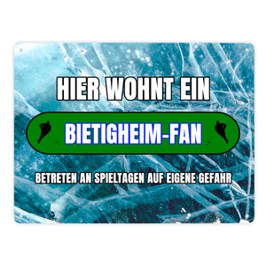 Hier wohnt ein Bietigheim-Fan Metallschild in 15x20 cm mit Eishallen Boden-Motiv
