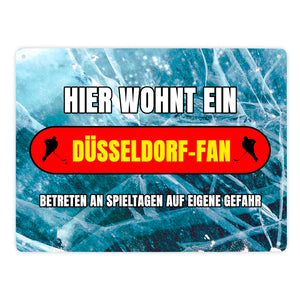 Hier wohnt ein Düsseldorf-Fan Metallschild in 15x20 cm mit Eishallen Boden-Motiv
