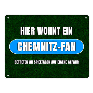 Hier wohnt ein Chemnitz-Fan Metallschild in 15x20 cm mit Rasenmotiv