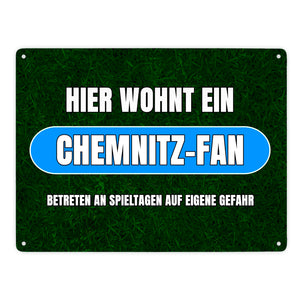 Hier wohnt ein Chemnitz-Fan Metallschild in 15x20 cm mit Rasenmotiv