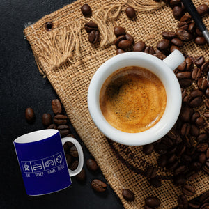 EAT, SLEEP, GAME, REPEAT Kaffeebecher mit blauem Hintergrund
