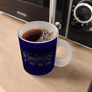 EAT, SLEEP, GAME, REPEAT Kaffeebecher mit blauem Hintergrund
