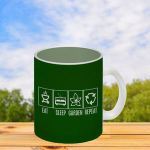 EAT, SLEEP, GAME, REPEAT Kaffeebecher mit blauem Hintergrund