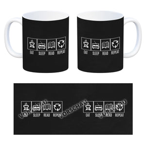 EAT, SLEEP, GAME, REPEAT Kaffeebecher mit blauem Hintergrund