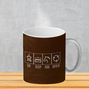 EAT, SLEEP, GAME, REPEAT Kaffeebecher mit blauem Hintergrund