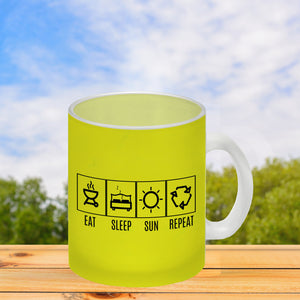 EAT, SLEEP, GAME, REPEAT Kaffeebecher mit blauem Hintergrund