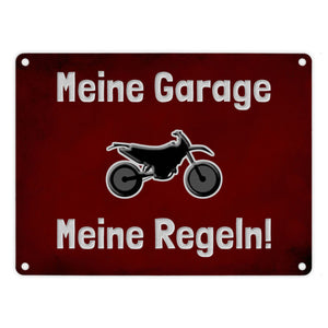 Meine Garage Meine Regeln! Metallschild in 15x20 cm mit Auto und rotem Hintergrund