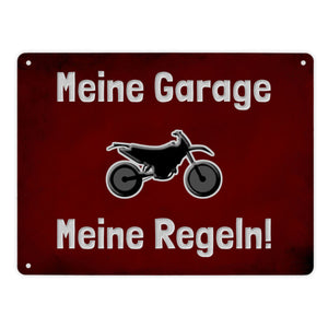 Meine Garage Meine Regeln! Metallschild in 15x20 cm mit Auto und rotem Hintergrund