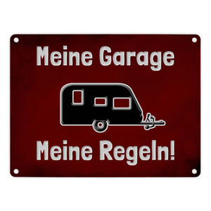 Meine Garage Meine Regeln! Metallschild in 15x20 cm mit Auto und rotem Hintergrund