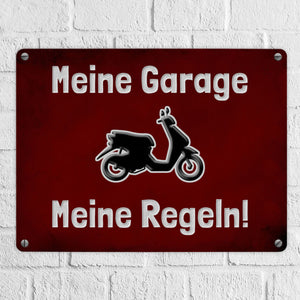 Meine Garage Meine Regeln! Metallschild in 15x20 cm mit Auto und rotem Hintergrund