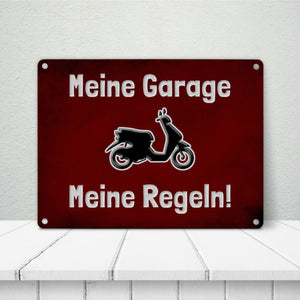 Meine Garage Meine Regeln! Metallschild in 15x20 cm mit Auto und rotem Hintergrund