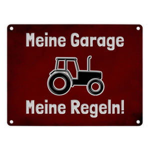 Meine Garage Meine Regeln! Metallschild in 15x20 cm mit Auto und rotem Hintergrund
