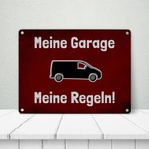 Meine Garage Meine Regeln! Metallschild in 15x20 cm mit Auto und rotem Hintergrund