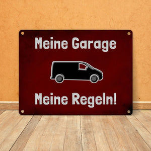 Meine Garage Meine Regeln! Metallschild in 15x20 cm mit Auto und rotem Hintergrund