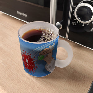 Kaffeebecher mit Virus und Spritzen Motiv - Geimpft! Lustiger Impfhumor