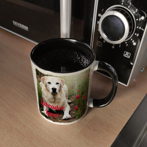 Kaffeetasse mit Fotomotiv Labrador Lover - Labrador im Mohnfeld