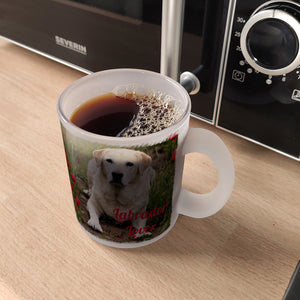 Kaffeetasse mit Fotomotiv Labrador Lover - Labrador im Mohnfeld