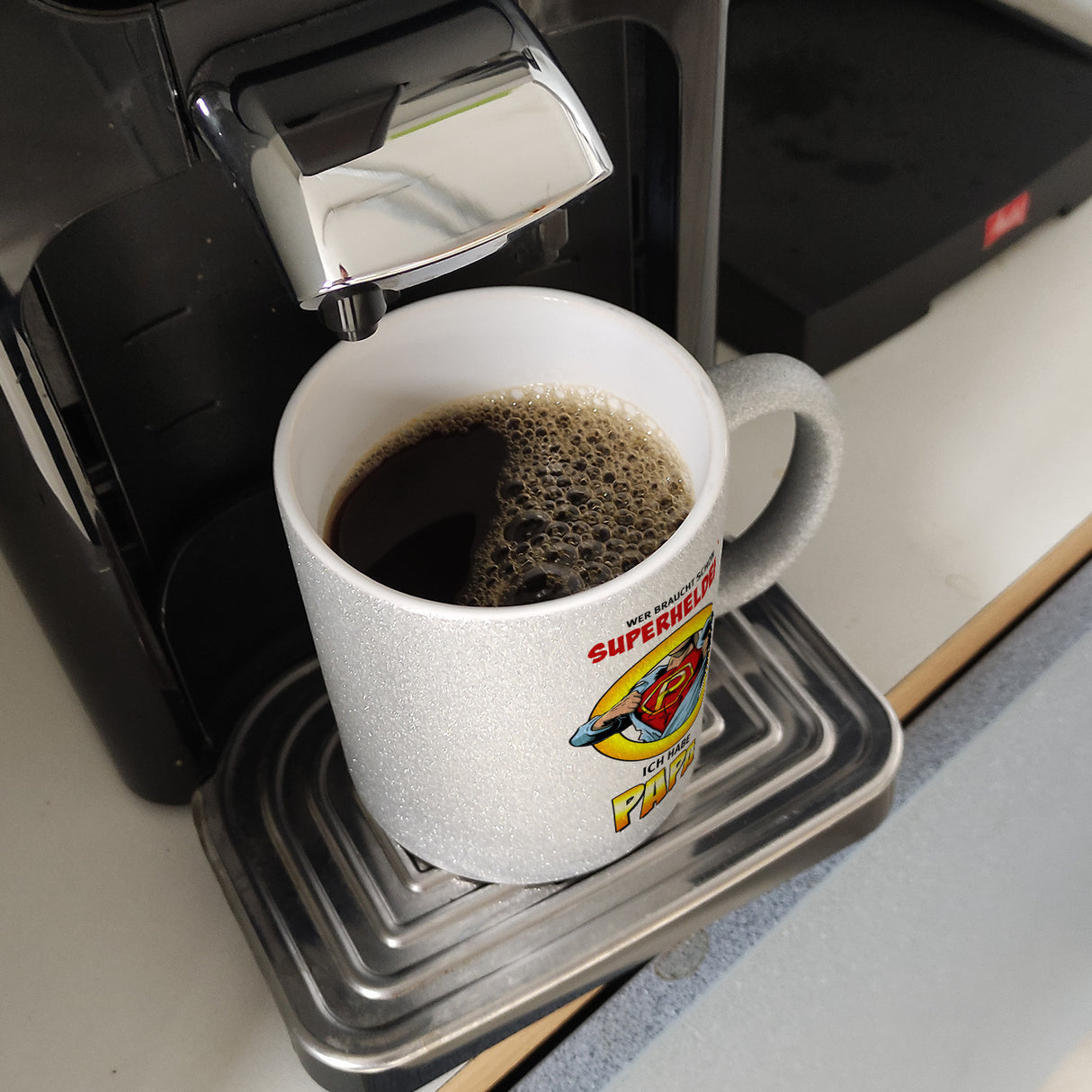 Kaffeebecher Comic mit Spruch - Wer braucht schon Superhelden? Ich habe Papa