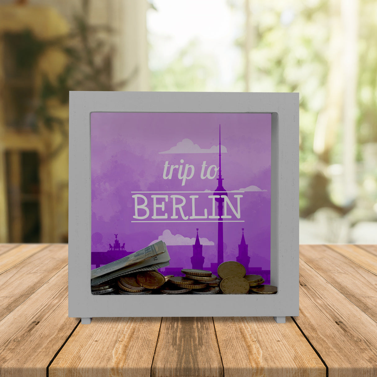 Spardose mit schönem Motiv und Text - Trip to Berlin in lila