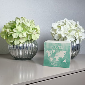 Spardose mit Weltkarten Motiv und Text - let's travel the world in Türkis