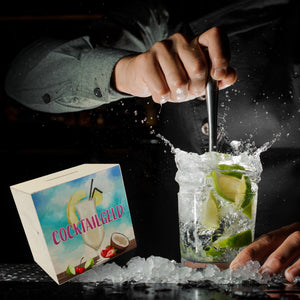 Spardose mit Pina Colada im Glas und blauen Wasserfarben - Cocktailgeld