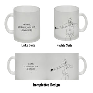Kaffeebecher mit ironischem Spruch, gezeichnetem Charakter und Steinschleuder