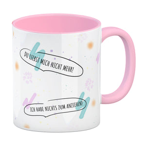 Kaffeebecher mit unzufriedenem, traurigem Hasen und witzigen Sprüchen