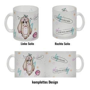 Kaffeebecher mit unzufriedenem, traurigem Hasen und witzigen Sprüchen