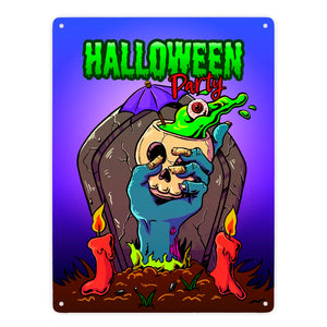 Metallschild mit Halloween Party Motiv und schauriger Zombiehand