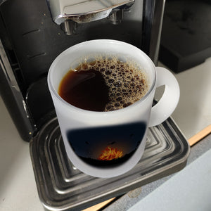 Kaffeetasse mit gruseligem Hexenfeuer Motiv und Spruch - Happy Halloween