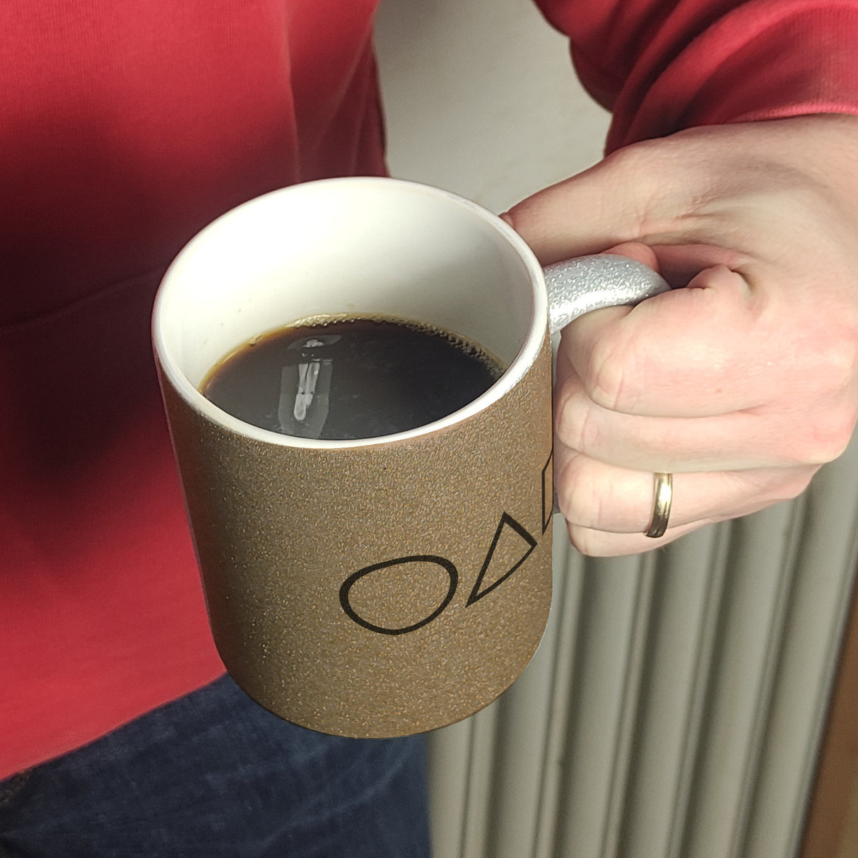 Kaffeebecher mit Serienmotiv Tintenfisch Kreis Dreieck Viereck Südkorea
