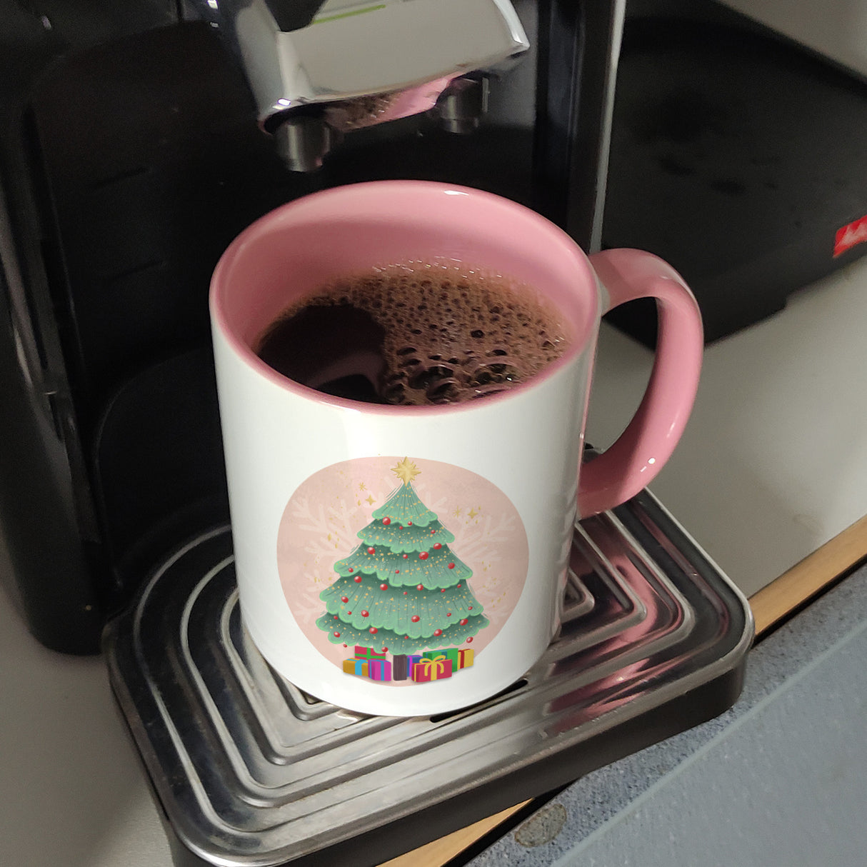 Merry Christmas Kaffeetasse mit schönem Weihnachtsbaum Motiv und Spruch