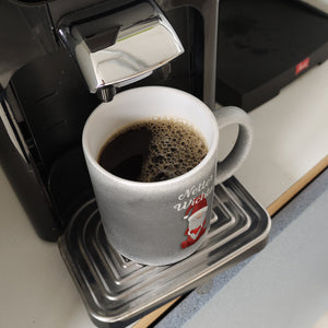 Netter Wichtel böser Wichtel Kaffeetasse für Weihnachten mit witzigen Wichteln