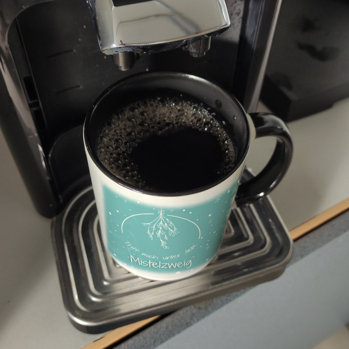 Triff mich unter dem Mistelzweig Weihnachten Kaffeebecher