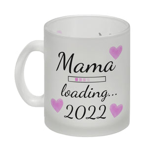 Mama loading 2022 Kaffeetasse mit Herzen für die Schwangerschaft