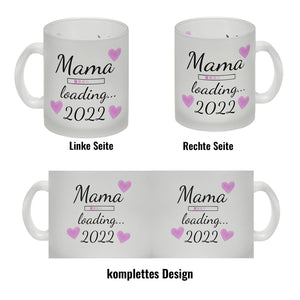 Mama loading 2022 Kaffeetasse mit Herzen für die Schwangerschaft