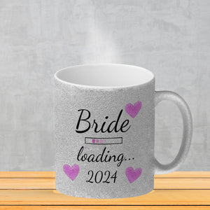 Bride loading Tasse Kaffeetasse 2022 mit rosa Herzen
